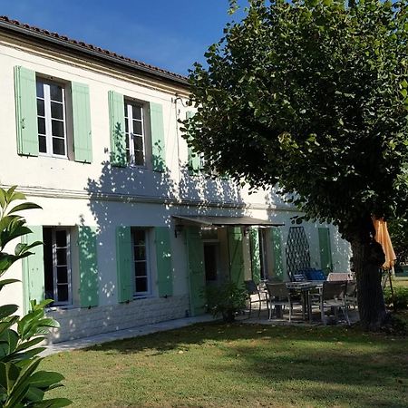 LouchatsChez Alexandra住宿加早餐旅馆 外观 照片